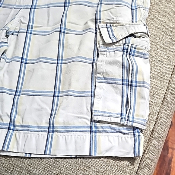 Old Navy Cargo Shorts men's Butterscotch color sz 40 - Picture 6 of 11